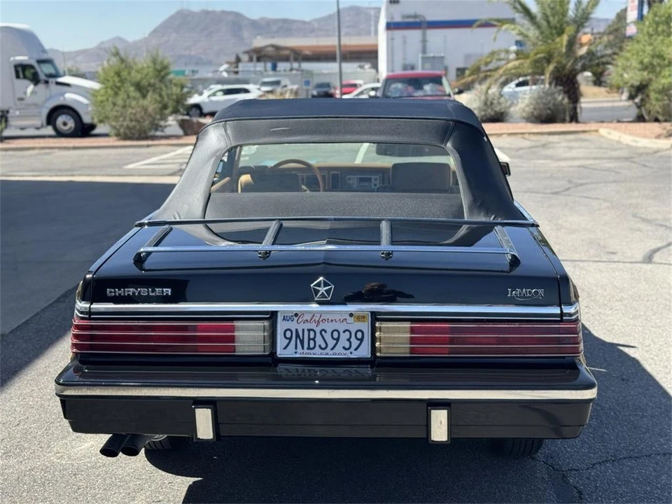 1985 Chrysler LeBaron - Image 16 of 31