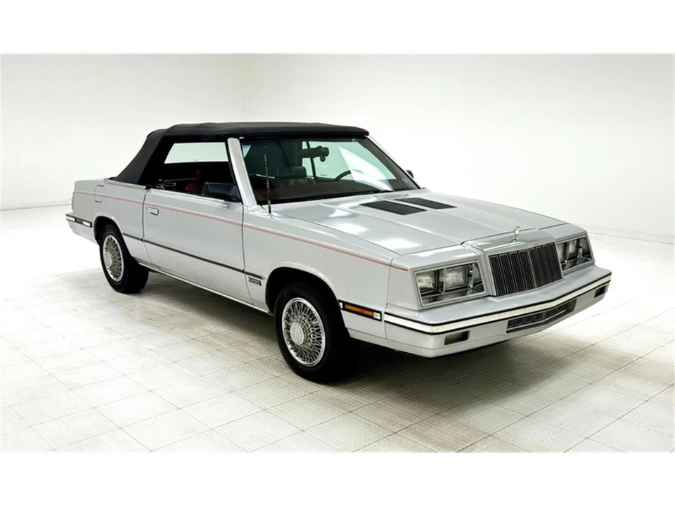 1985 Chrysler LeBaron - Image 10 of 31
