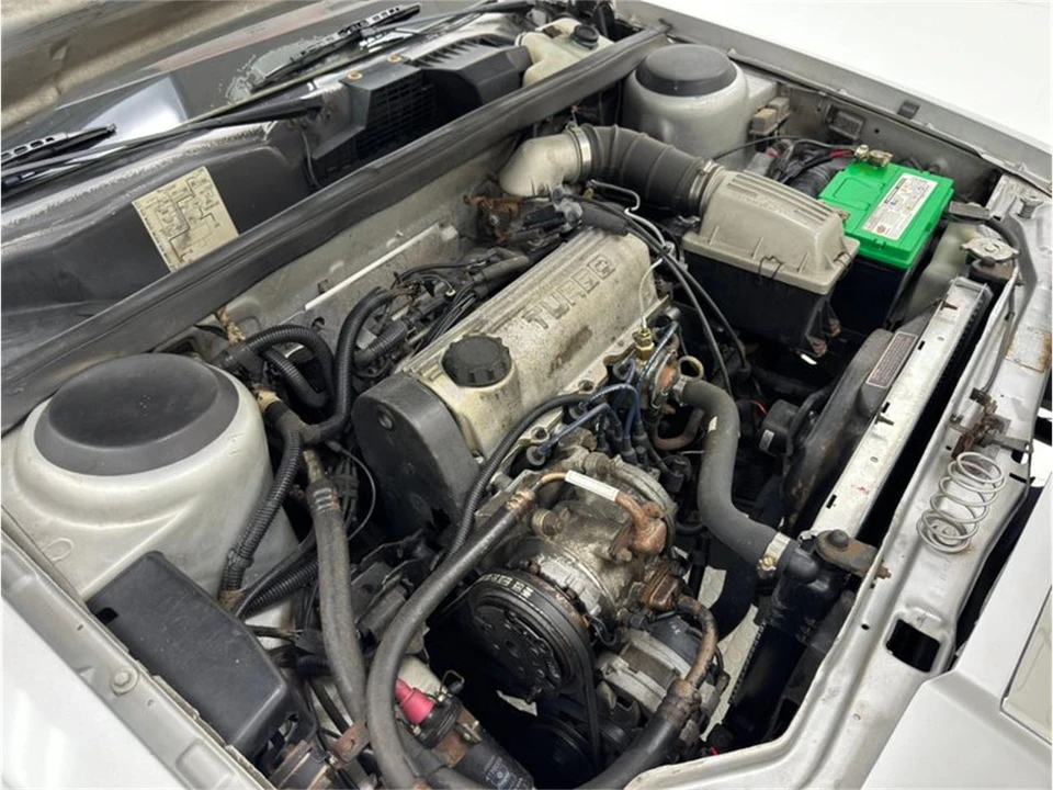 1985 Chrysler LeBaron - Image 30 of 31