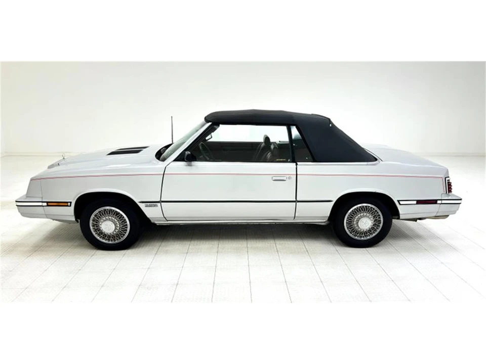 1985 Chrysler LeBaron - Image 3 of 31
