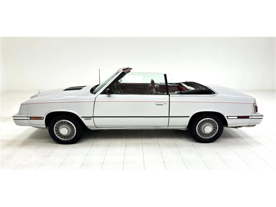1985 Chrysler LeBaron - Image 4 of 31