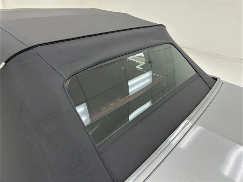 1985 Chrysler LeBaron - Image 20 of 31