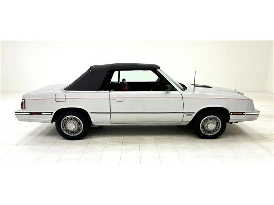 1985 Chrysler LeBaron - Image 9 of 31
