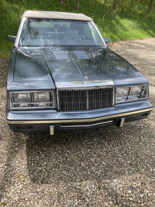 1985 Chrysler LeBaron - Image 14 of 18