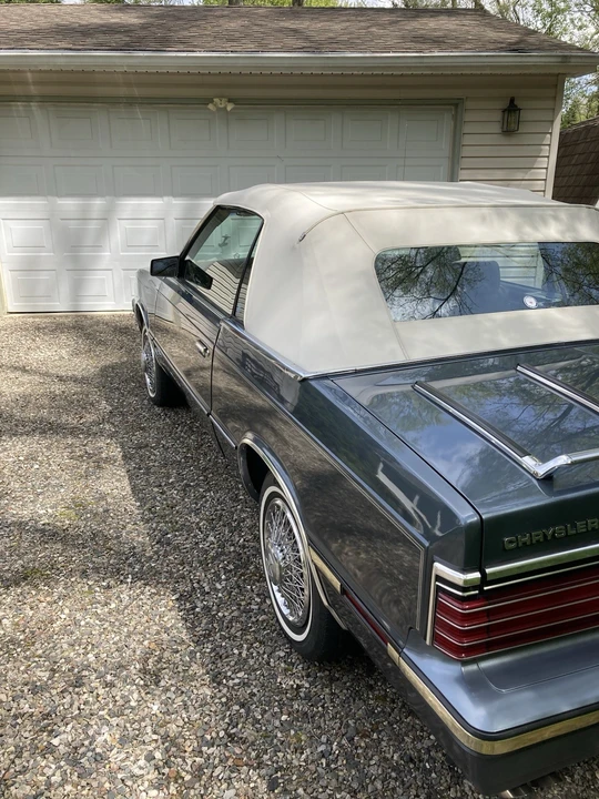 1985 Chrysler LeBaron - Image 15 of 18