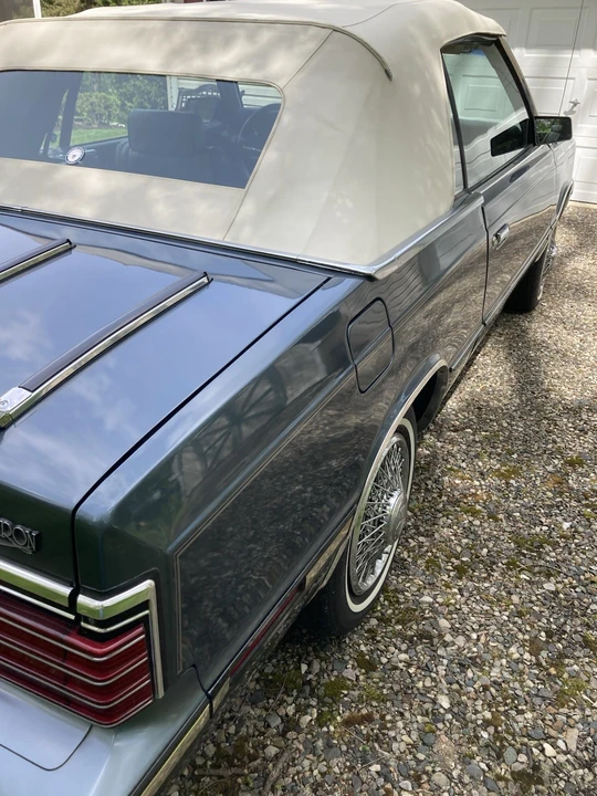1985 Chrysler LeBaron - Image 13 of 18