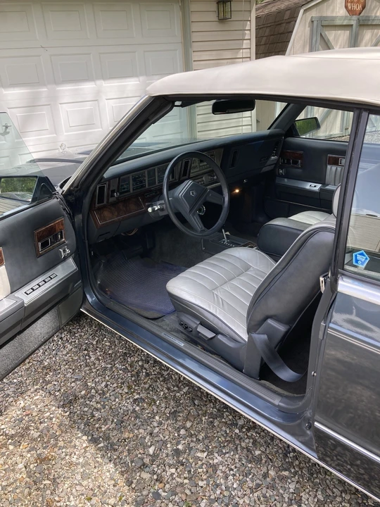 1985 Chrysler LeBaron - Image 11 of 18