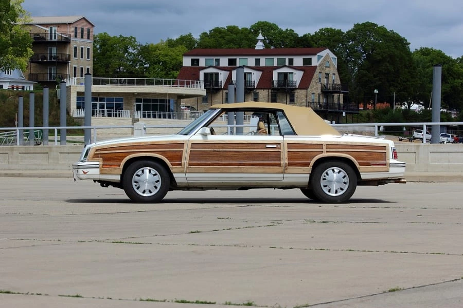 1985 Chrysler LeBaron - Image 2 of 10