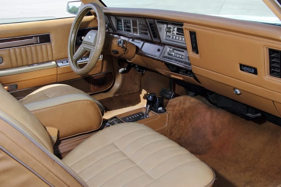 1985 Chrysler LeBaron - Image 5 of 10