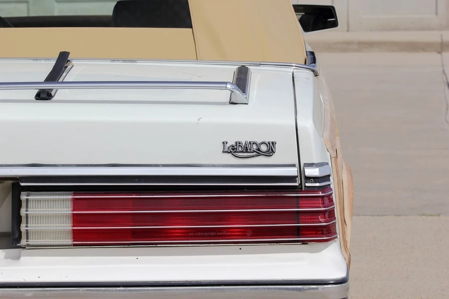 1985 Chrysler LeBaron - Image 8 of 10