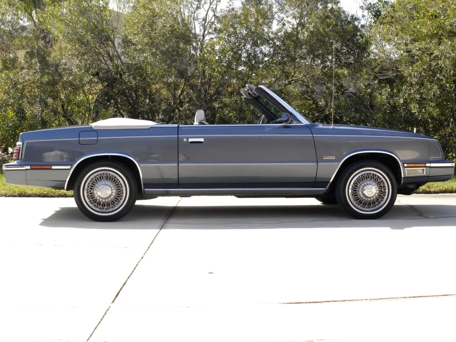 1985 Chrysler LeBaron - Image 8 of 9