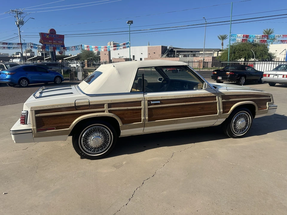1985 Chrysler LeBaron - Image 27 of 31