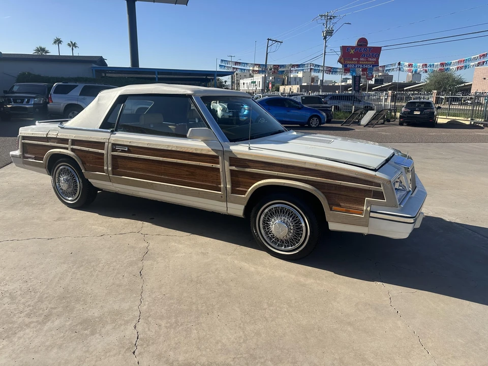 1985 Chrysler LeBaron - Image 20 of 31