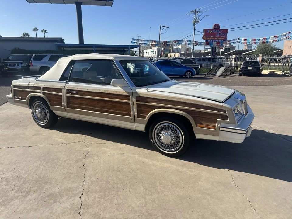 1985 Chrysler LeBaron - Image 19 of 31