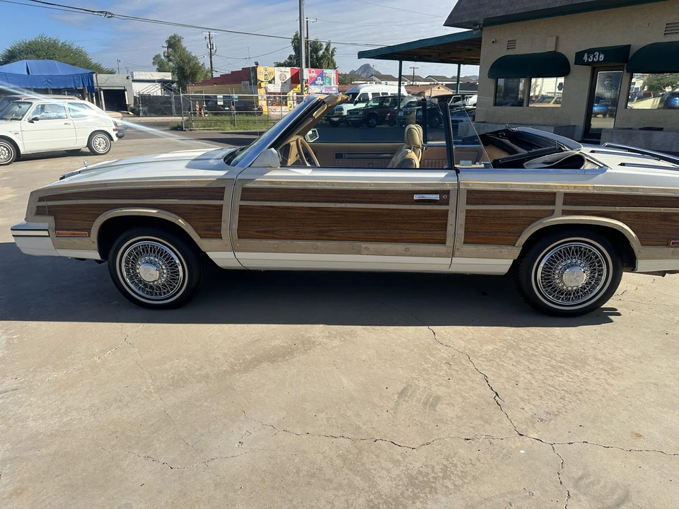 1985 Chrysler LeBaron - Image 7 of 31