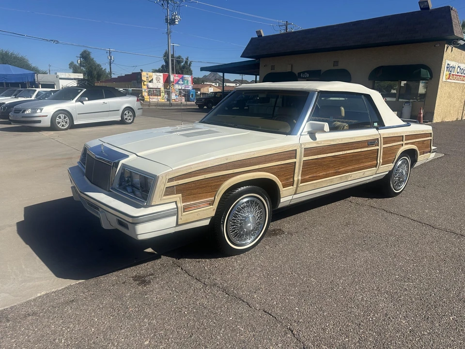 1985 Chrysler LeBaron - Image 11 of 31
