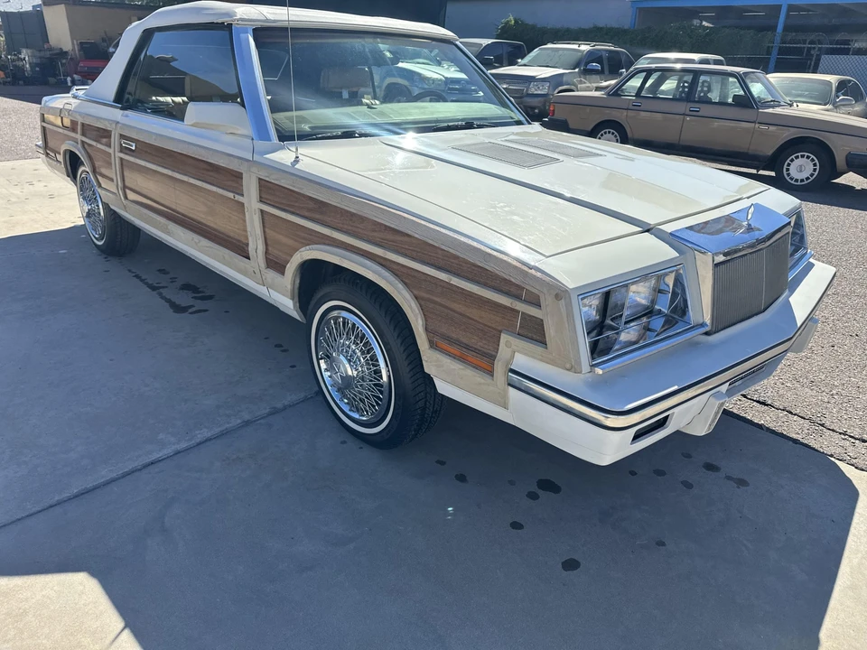 1985 Chrysler LeBaron - Image 14 of 31