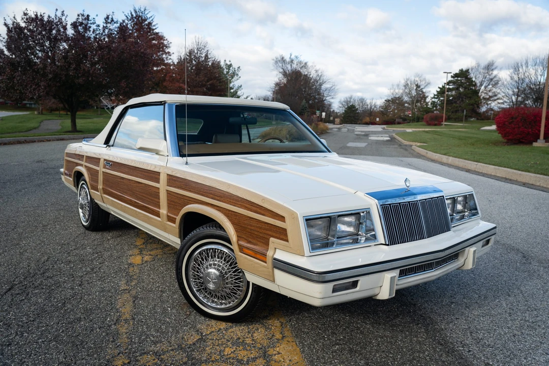 1985 Chrysler LeBaron - Image 5 of 31