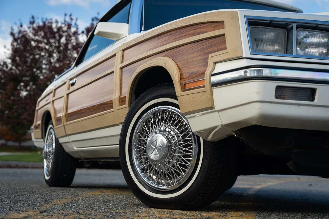 1985 Chrysler LeBaron - Image 30 of 31