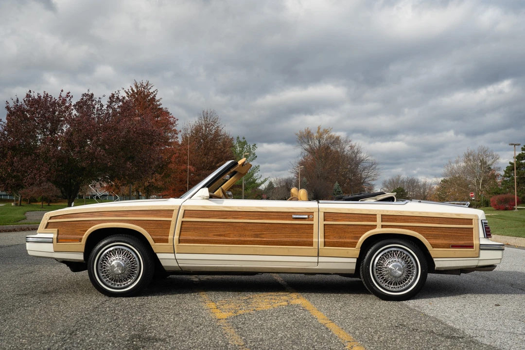 1985 Chrysler LeBaron - Image 14 of 31