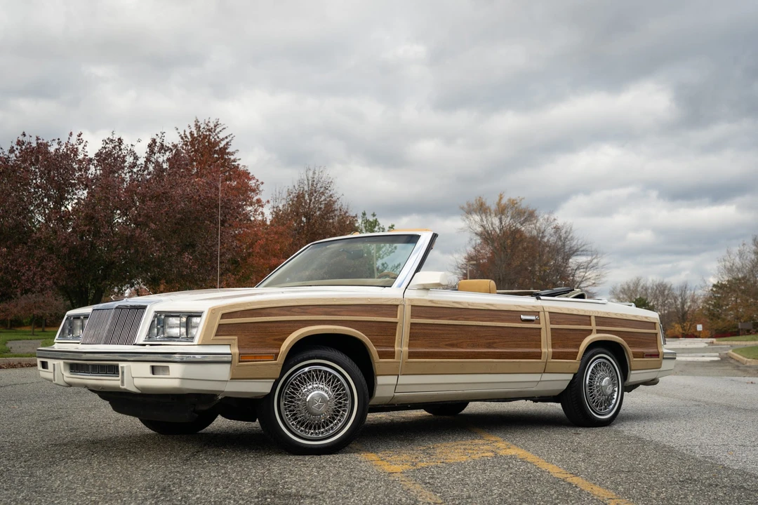 1985 Chrysler LeBaron - Image 15 of 31