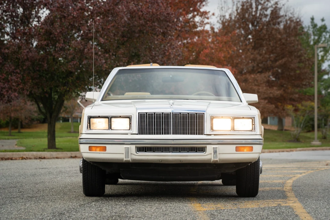 1985 Chrysler LeBaron - Image 20 of 31