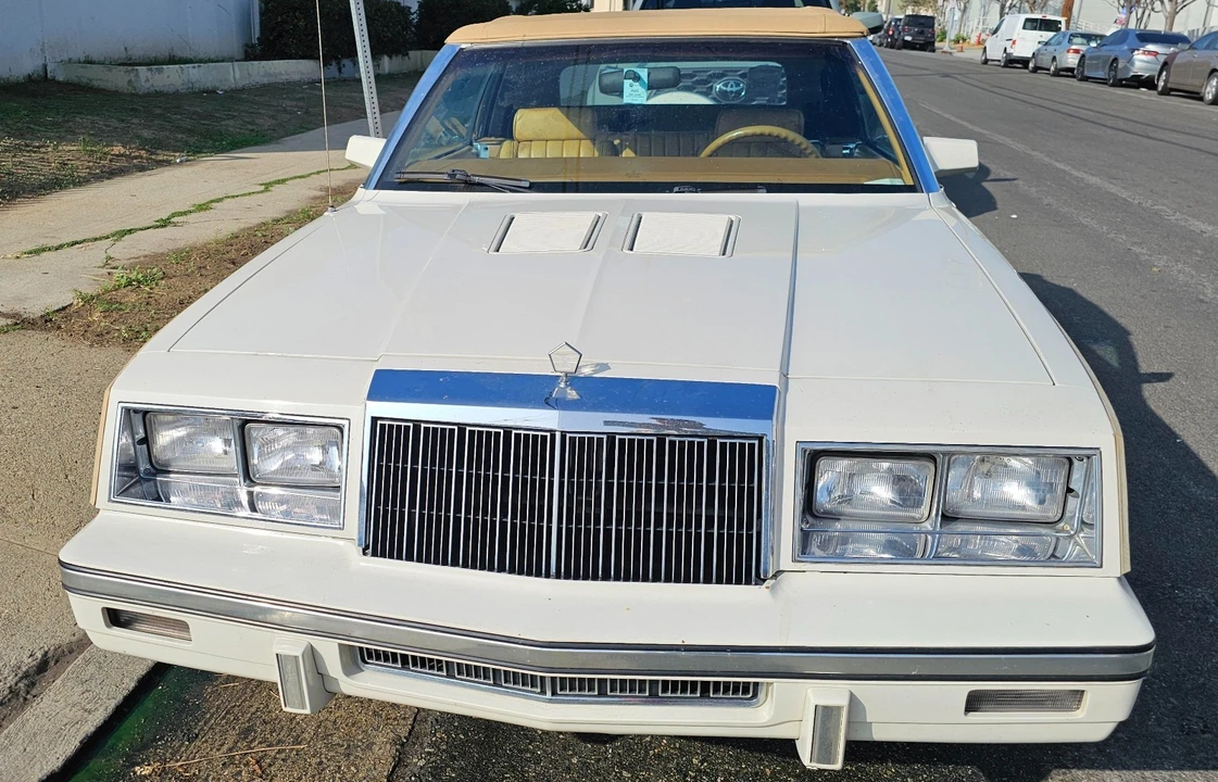1985 Chrysler LeBaron - Image 11 of 28