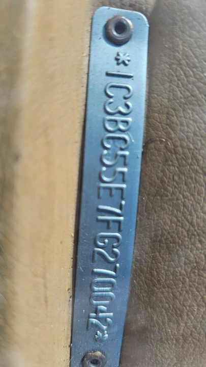 1985 Chrysler LeBaron - Image 27 of 28