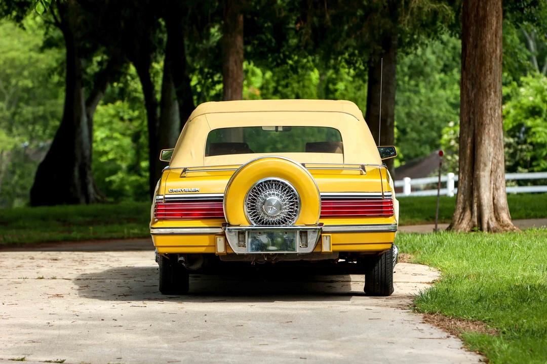 1985 Chrysler LeBaron - Image 9 of 31