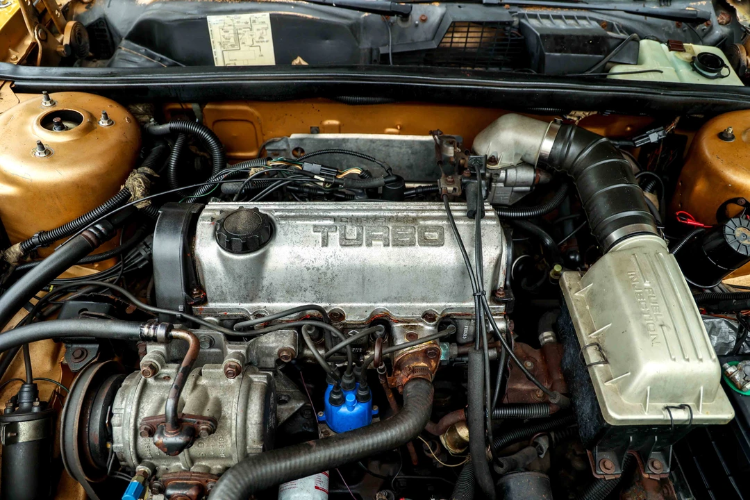 1985 Chrysler LeBaron - Image 29 of 31
