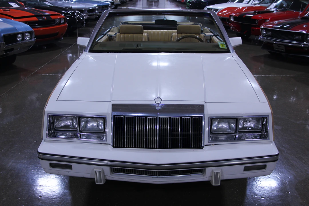 1985 Chrysler Town & Country - Image 16 of 31