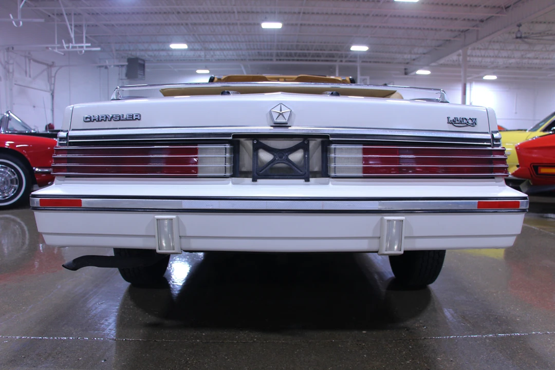 1985 Chrysler Town & Country - Image 10 of 31