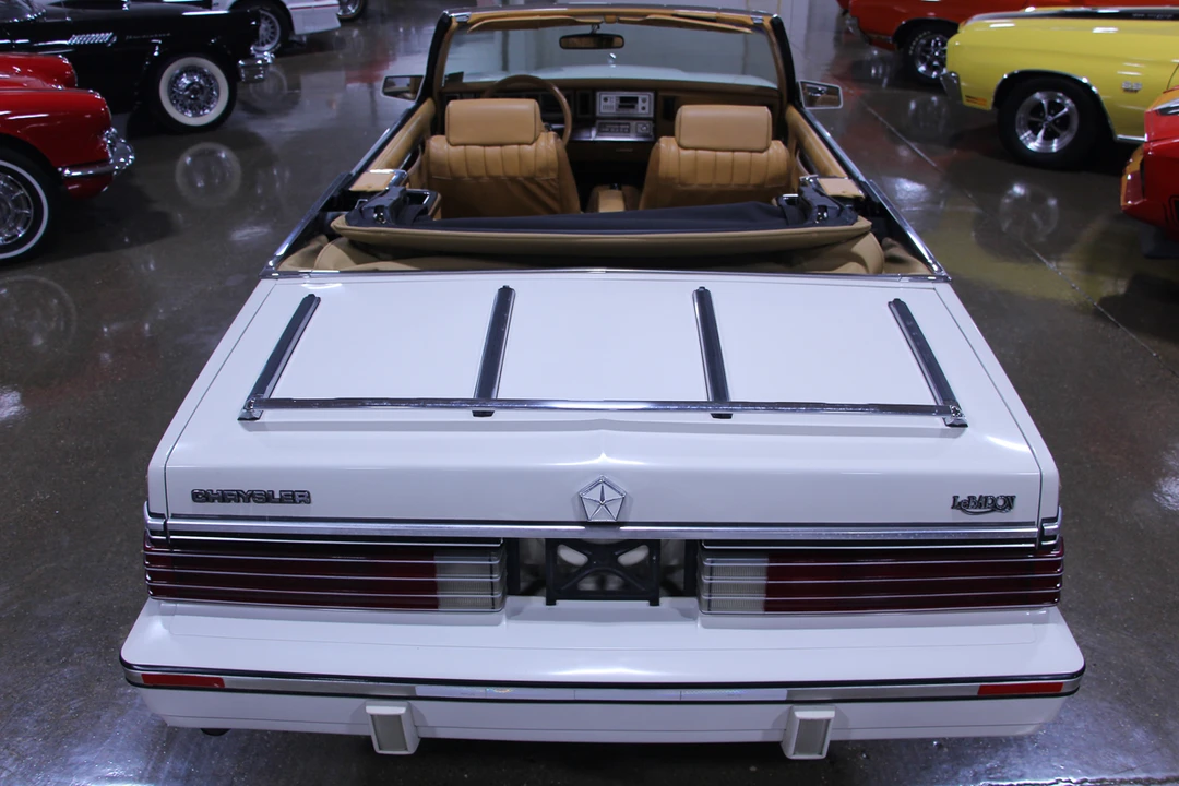 1985 Chrysler Town & Country - Image 9 of 31