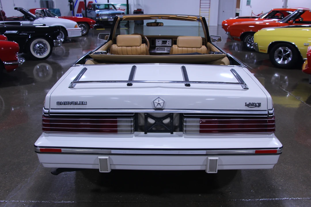 1985 Chrysler Town & Country - Image 8 of 31