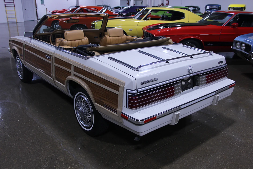1985 Chrysler Town & Country - Image 7 of 31