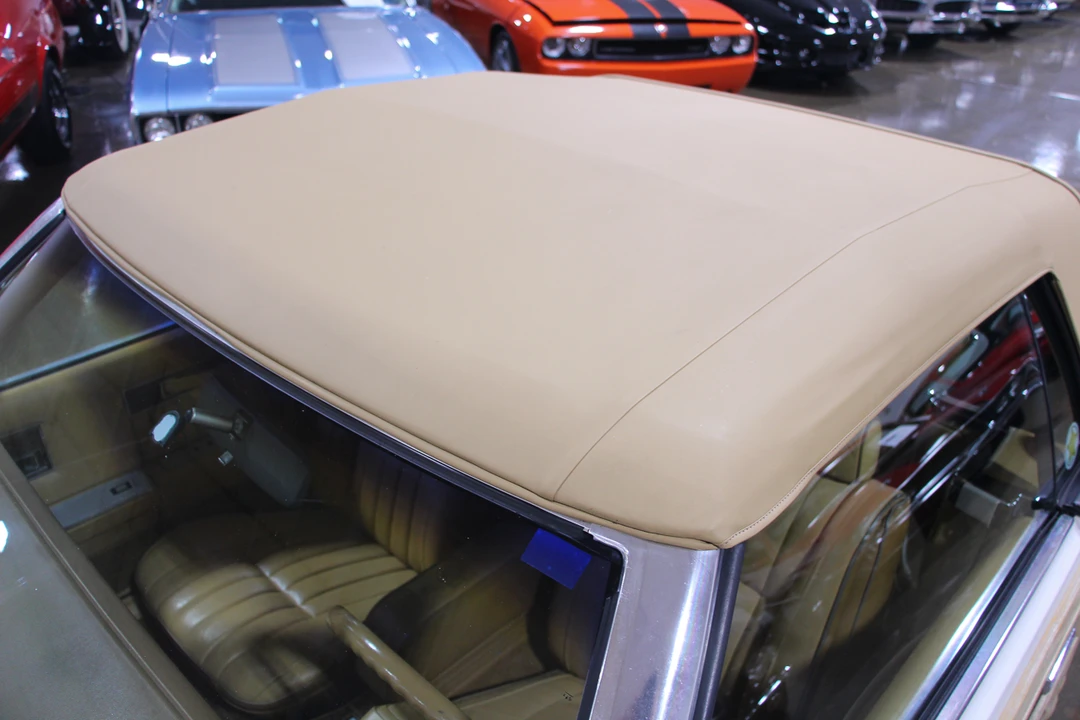 1985 Chrysler Town & Country - Image 28 of 31