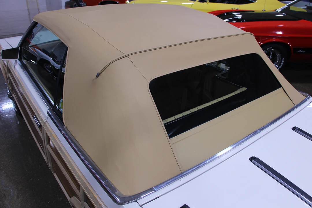 1985 Chrysler Town & Country - Image 24 of 31