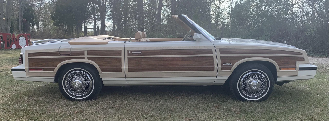 1985 Chrysler LeBaron - Image 16 of 31