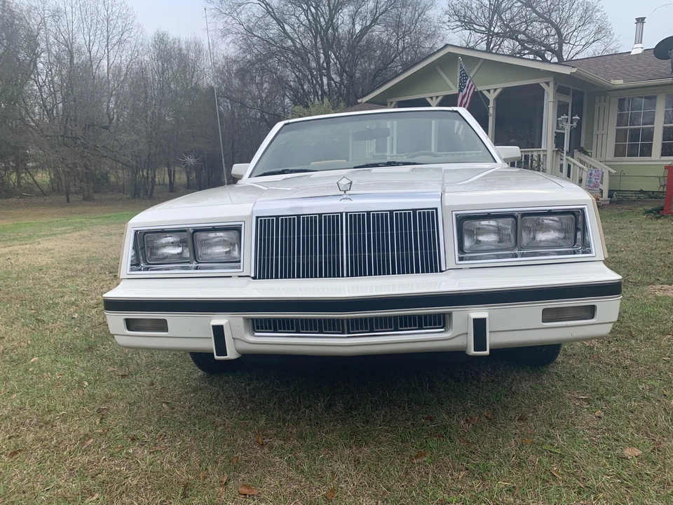 1985 Chrysler LeBaron - Image 6 of 31