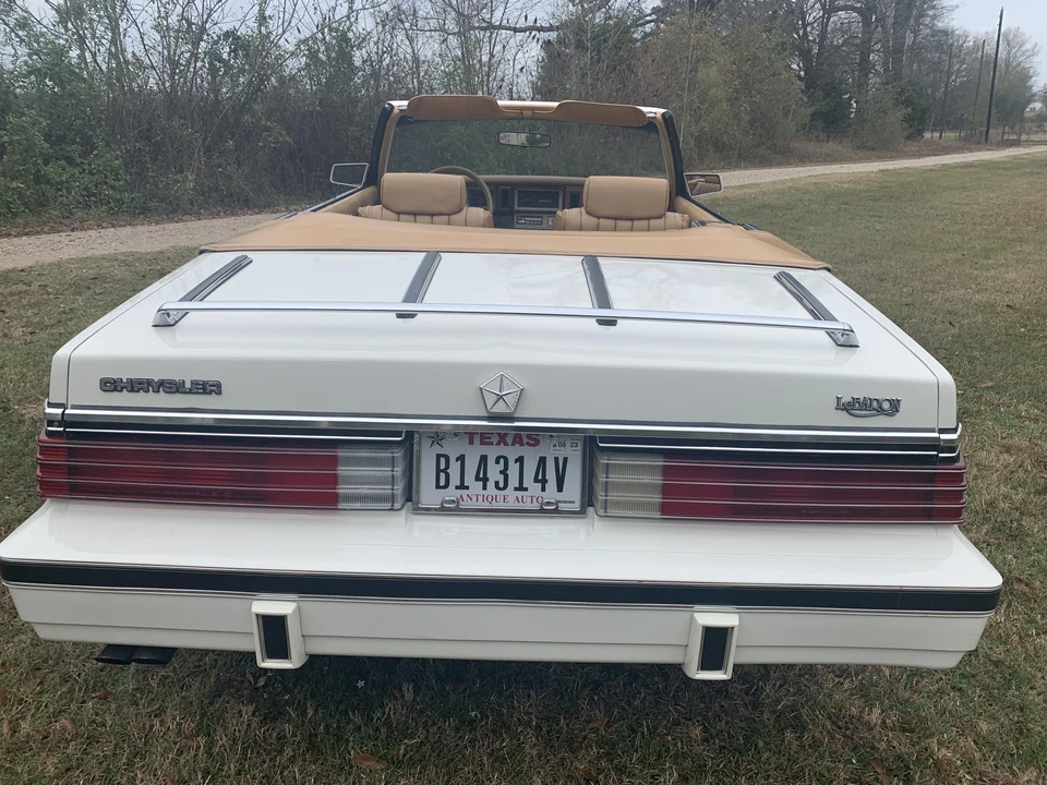 1985 Chrysler LeBaron - Image 13 of 31