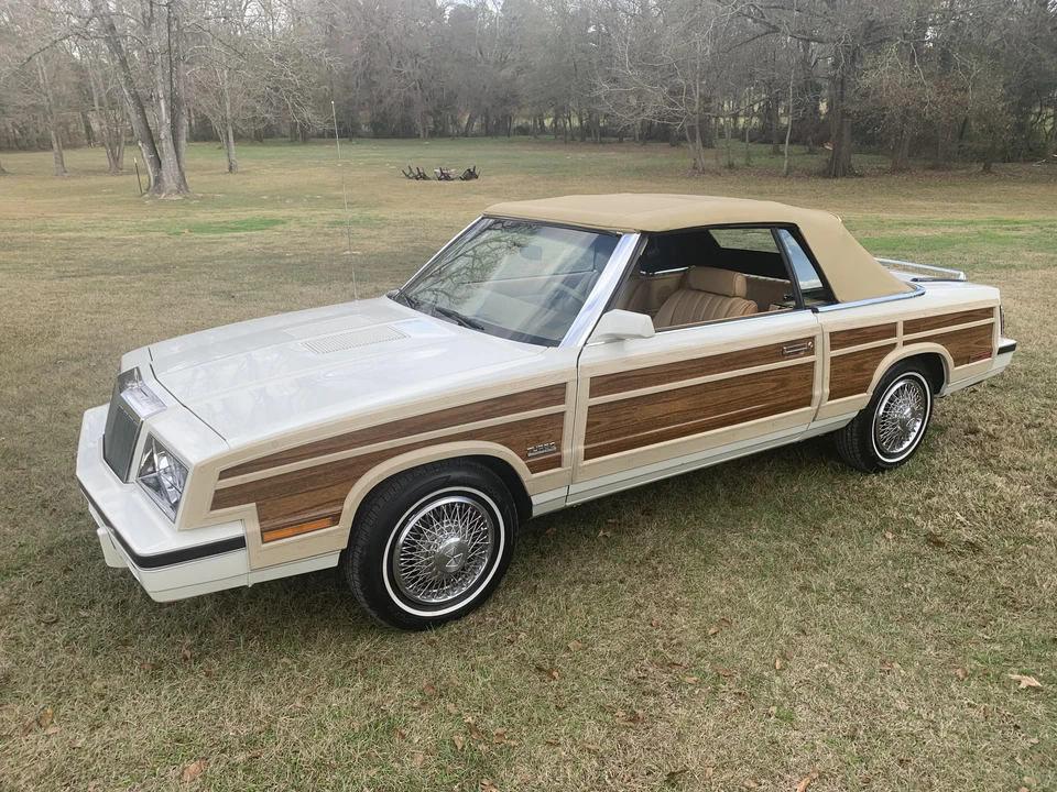 1985 Chrysler LeBaron - Image 20 of 31