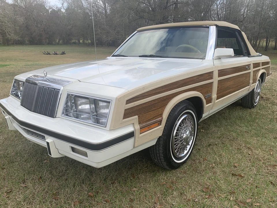1985 Chrysler LeBaron - Image 19 of 31