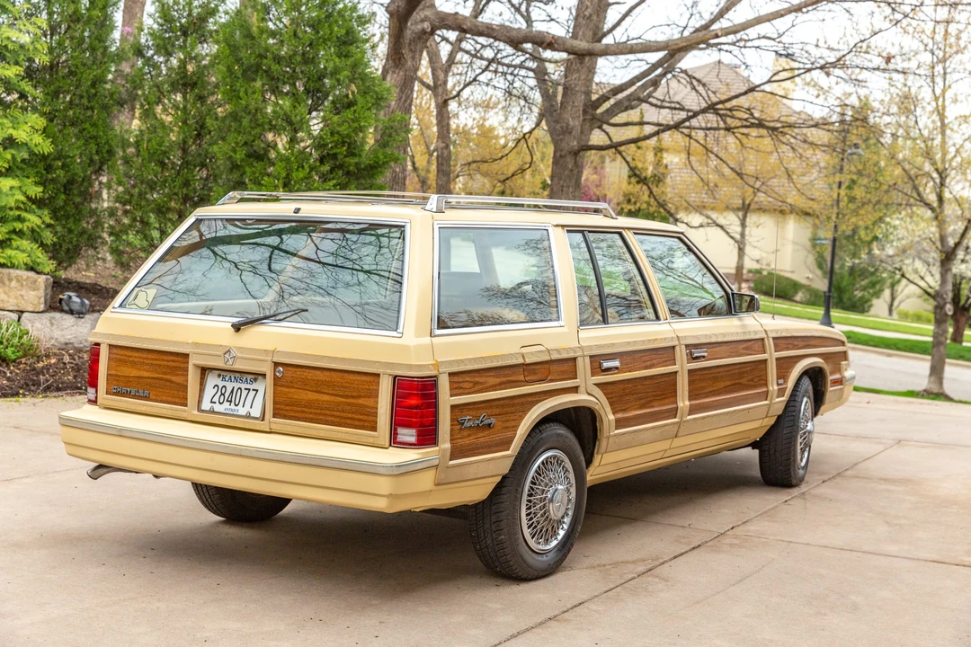 1985 Chrysler K-Car - Image 10 of 31