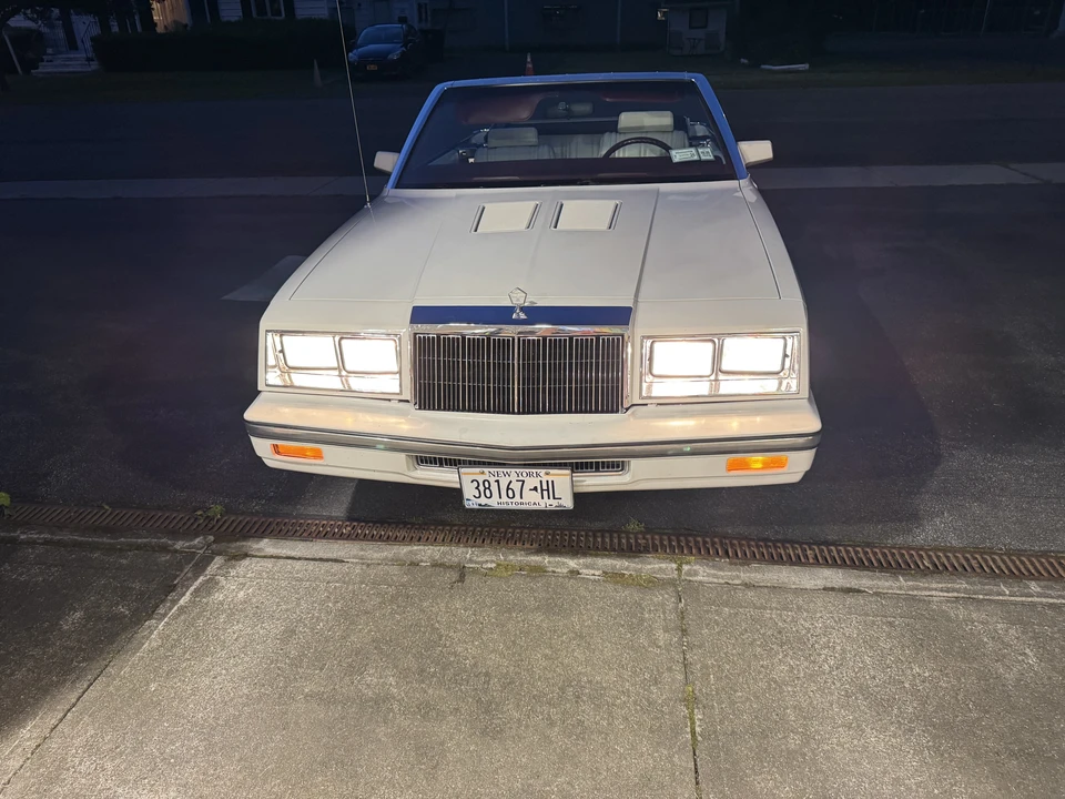 1985 Chrysler LeBaron - Image 13 of 31
