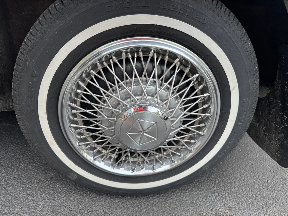1985 Chrysler LeBaron - Image 28 of 31