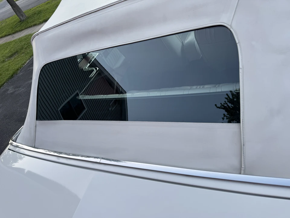1985 Chrysler LeBaron - Image 23 of 31