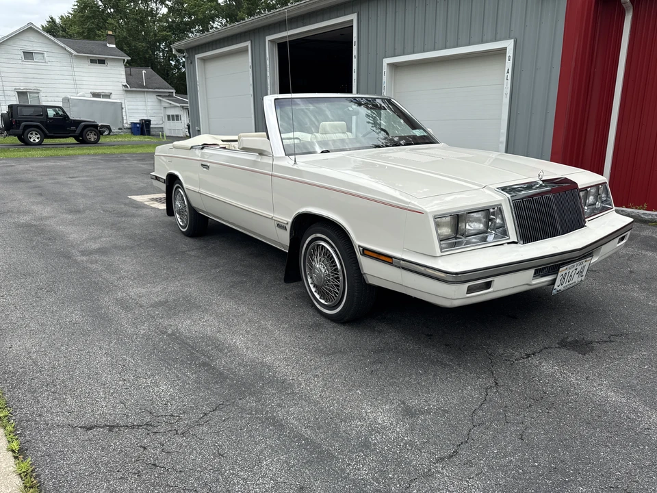 1985 Chrysler LeBaron - Image 3 of 31