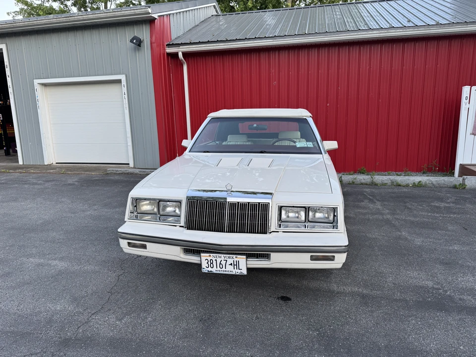 1985 Chrysler LeBaron - Image 8 of 31