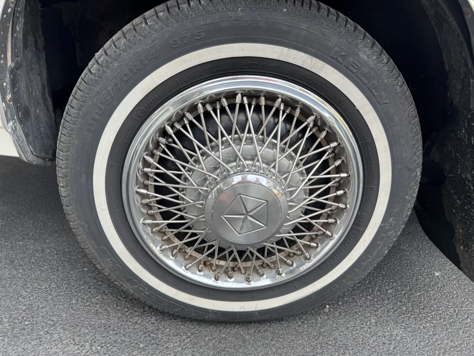 1985 Chrysler LeBaron - Image 26 of 31