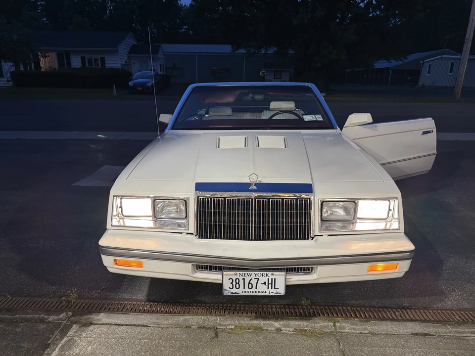 1985 Chrysler LeBaron - Image 14 of 31